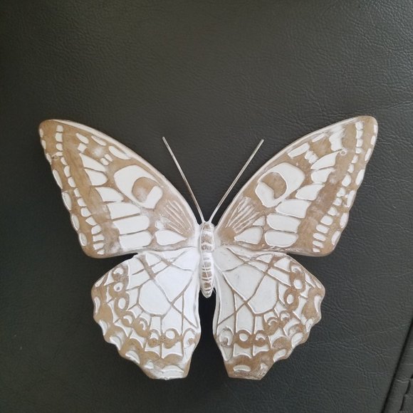 Butterfly Wooden Statue - Picture 5 of 5